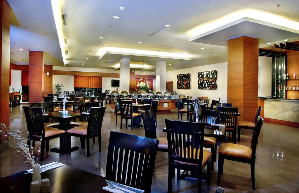 Aston Tanjung City Hotel Eksteriør bilde
