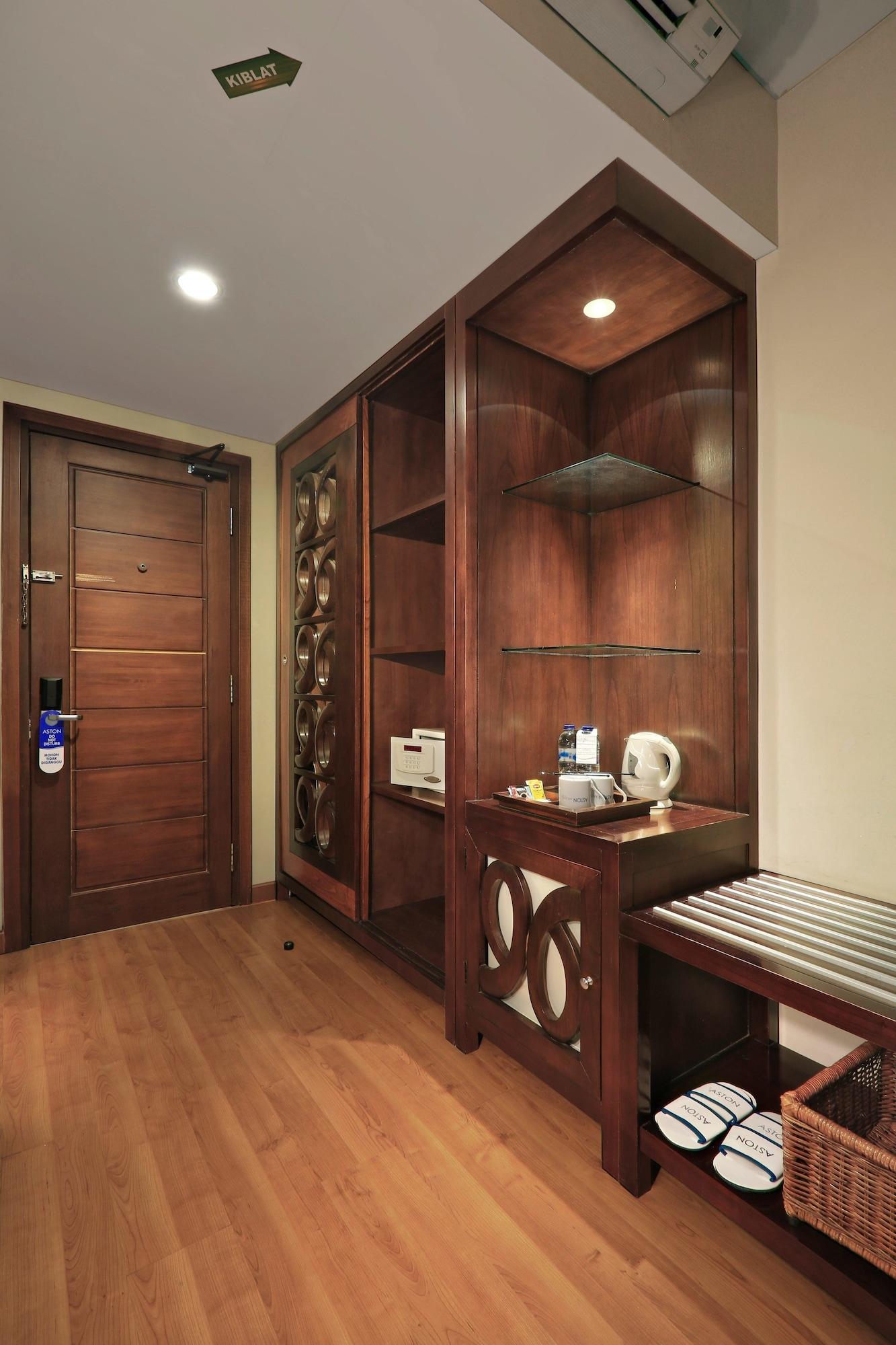 Aston Tanjung City Hotel Eksteriør bilde