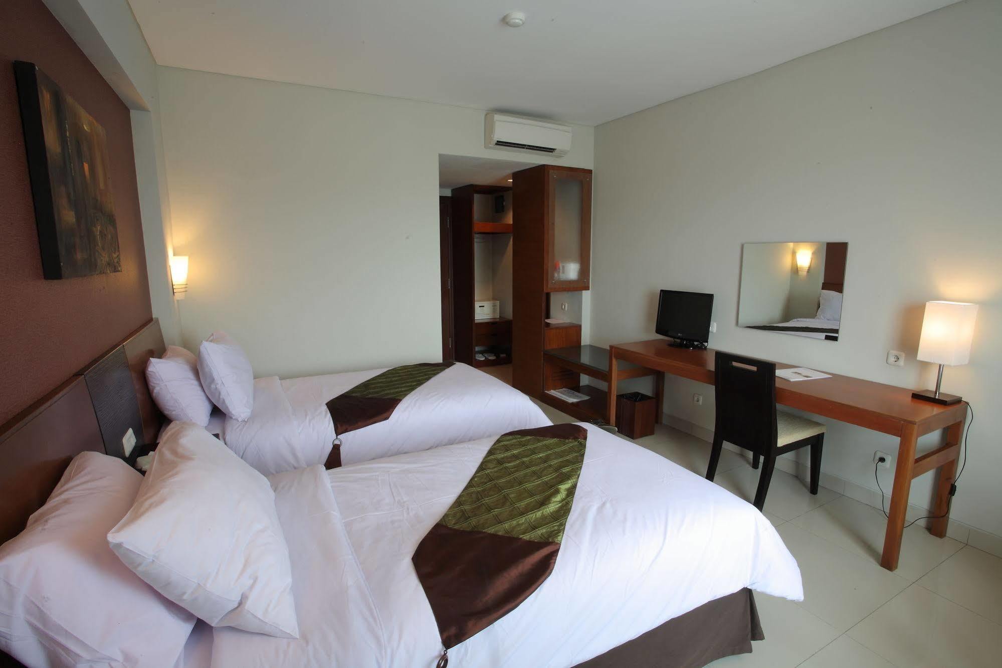 Aston Tanjung City Hotel Eksteriør bilde